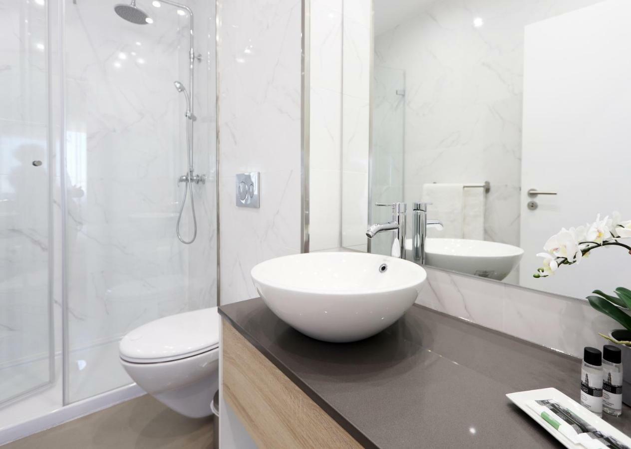 Hm - Living Batalha Square 1 Apartment Porto Ngoại thất bức ảnh